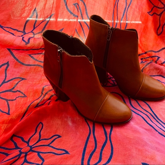 BOEMOS Tan Leather Ankle Boots - Picture 4 of 12